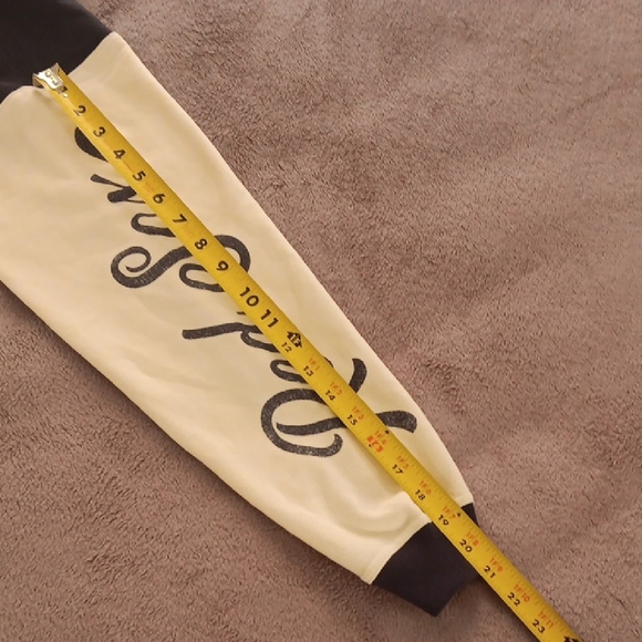 47 Black and Cream Crewneck Sweater - Picture 5 of 5